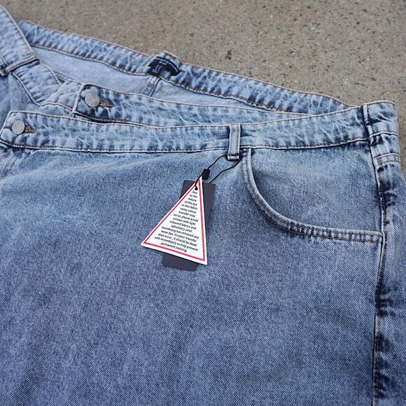 PLT Plus 30 Asymmetrical Wrap Denim Cargo Shorts NWT – Light Acid Wash - Picture 5 of 8